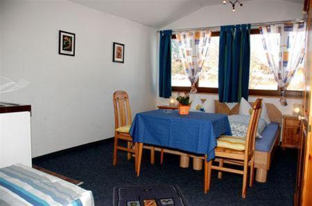 Haus Stefanie Hotel Инцел Екстериор снимка